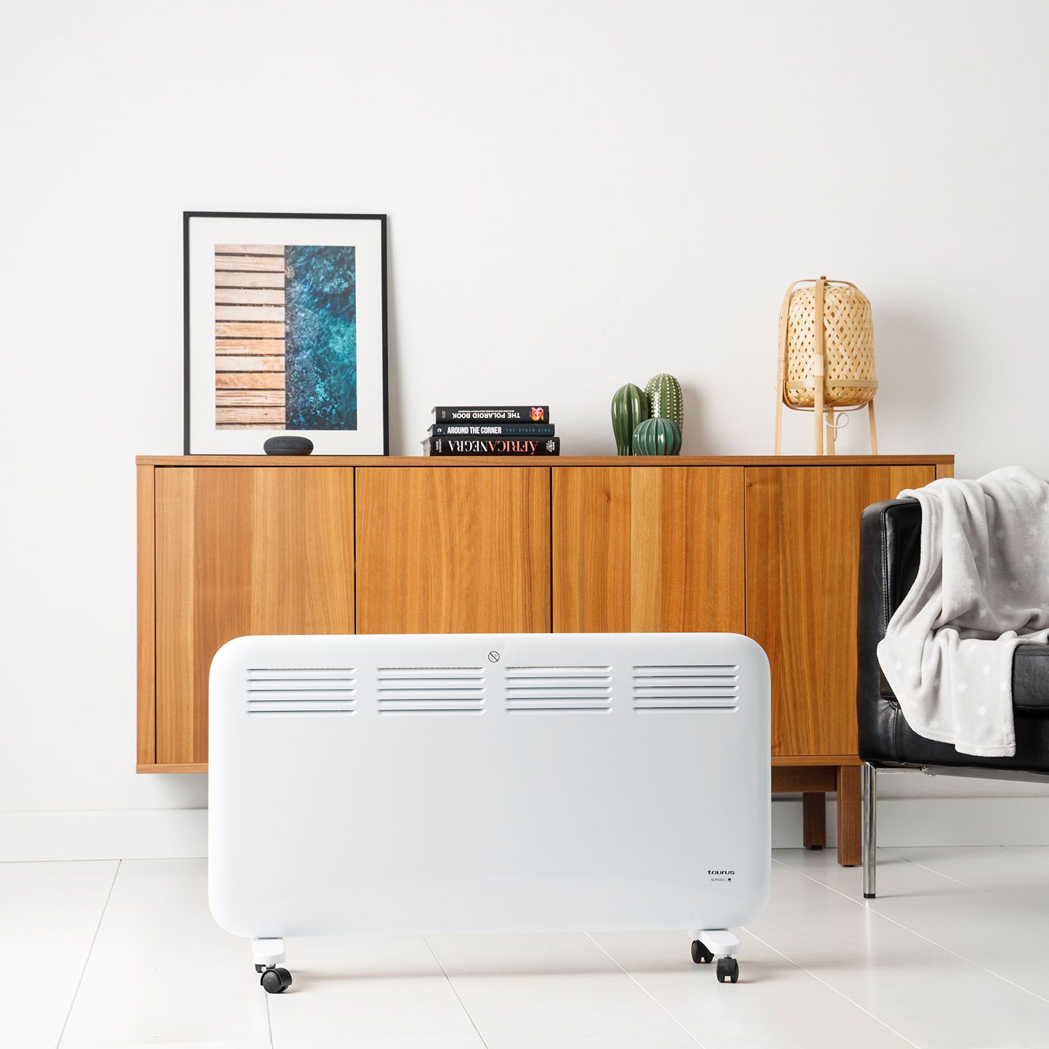 Convector adequado para banheiros IP24 TAURUS CHTA 2000 programável com tela digital - 2